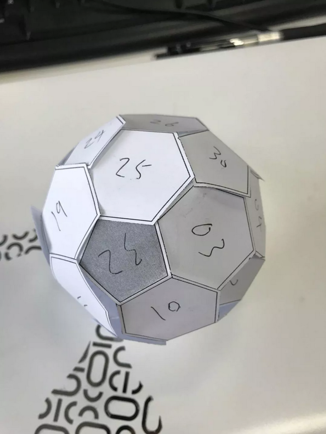 QQ图片20180423165153.png 球皮实物模拟